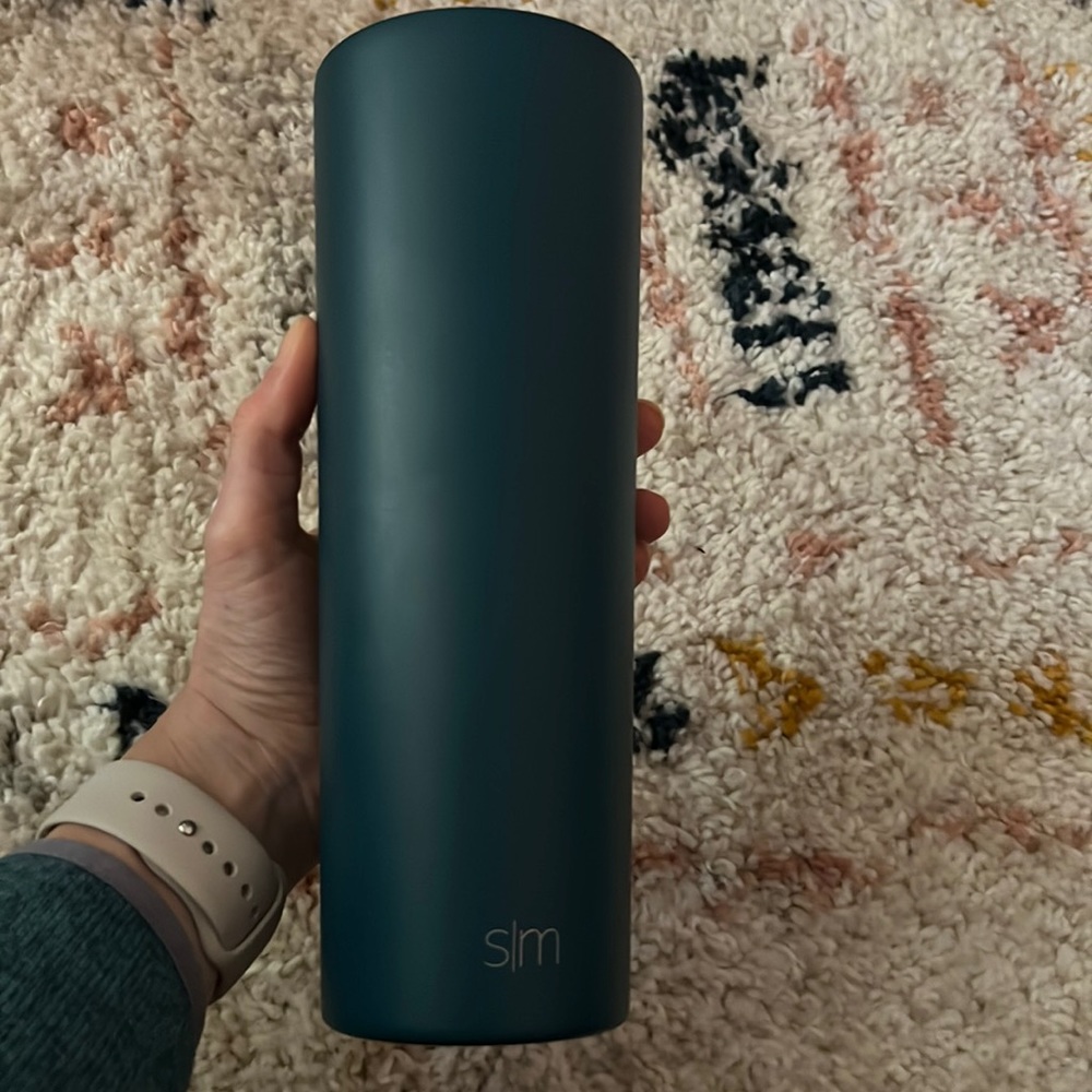 Simple Modern 28 ounce hot/cold cup.